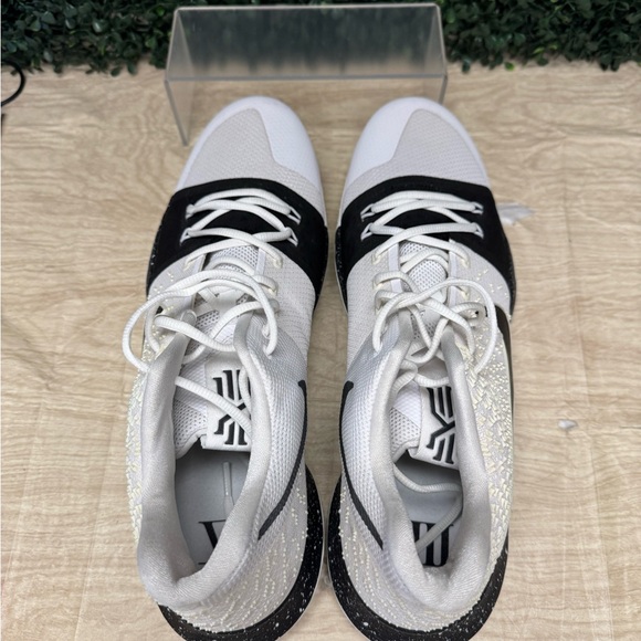 Nike Kyrie 3 Cookies And Cream - M18 - Picture 6 of 8